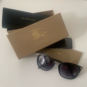 BURBERRY WOMEN’S SUNGLASSES BLACK BE4262